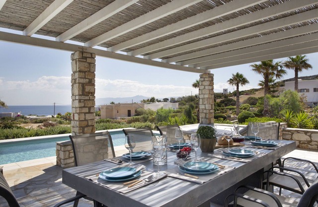 Villa Erato · Villa familiale idéale pour 8 - piscine, vue mer