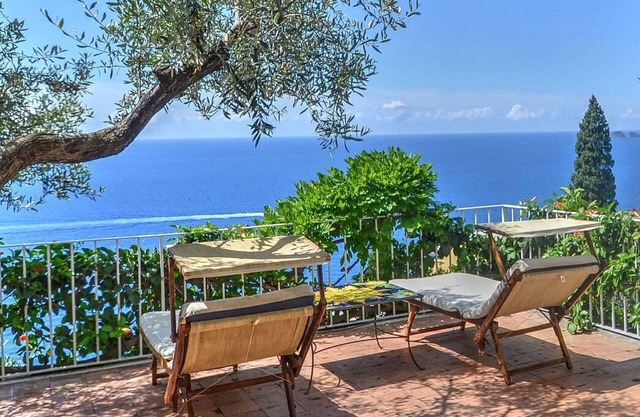 Villa Ermelinda: A splendid and luminous three-story villa situated in a quiet location, a few minutes from the town center, with Free WI-FI.