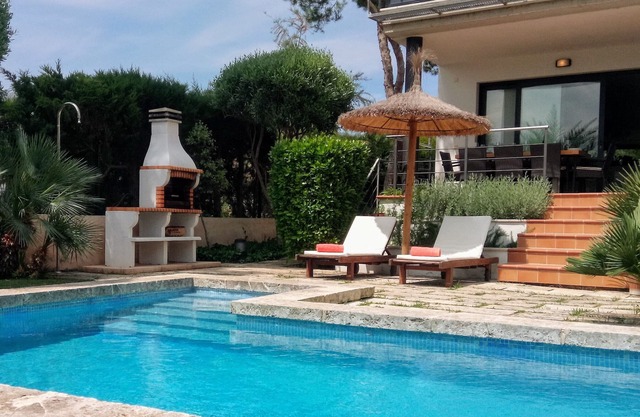 Villa es Baulo Pleta, jardin et piscine près de plage