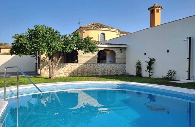 Villa for rent only 1000 meters from the beach