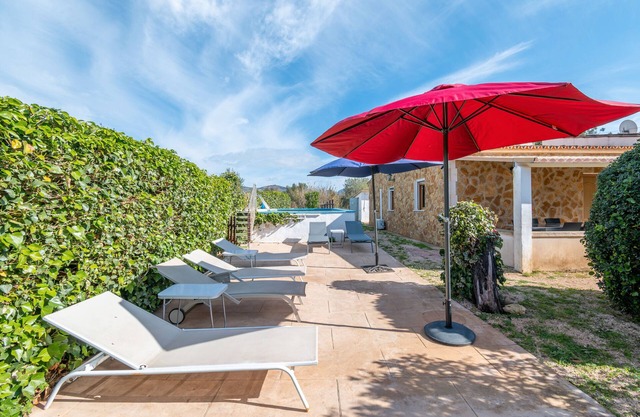 Villa 'Es Marroig Con Spa Y Piscina' avec vue sur les montagnes, Wi-Fi et climatisation