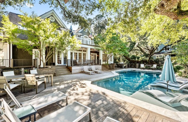 Villa ESTE, 130 Flyway Drive - Private Salt Water Pool