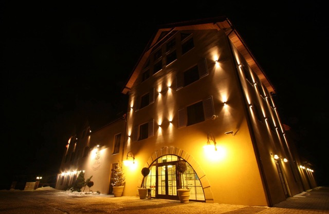 Villa Estera - Hotel & Restauracja
