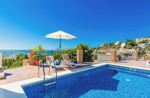 Villa Estrella avec piscine privée chauffée et vue imprenable