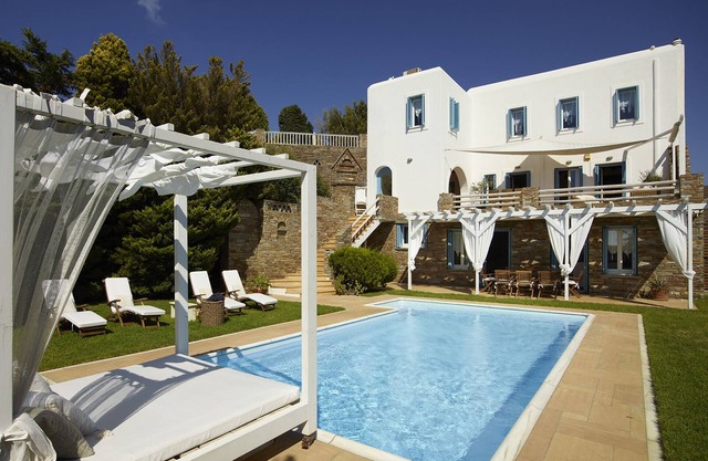 Villa Etheria avec piscine privée à Andros Grèce-Profitez de vacances mémorables