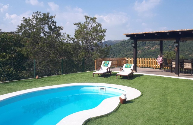 Villa Evelyn. Intimité Jardin, WiFi, Nature, Relax, Observation des oiseaux, Entièrement équipé