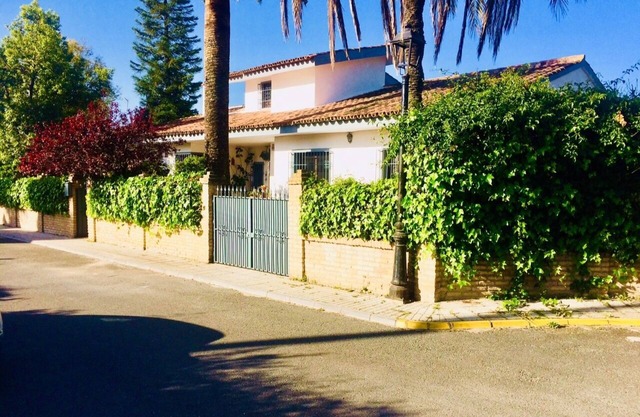 Villa Ferrer dans les collines de l'Aljarafe sévillan