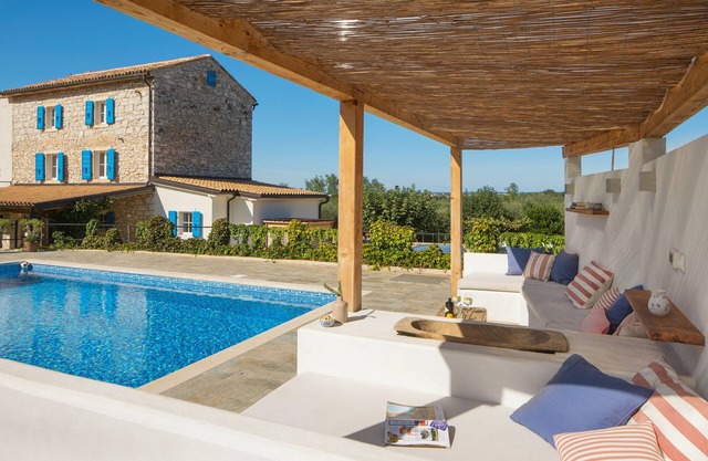 Villa Flavia - Villa en pierre rénovée avec piscine privée
