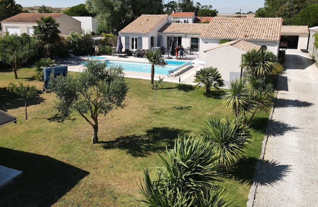 Villa plein pied pour 6 personnes avec piscine chauffée à 900m de l'océan