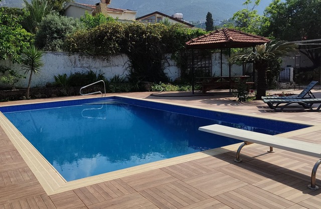 Villa for large families, Finnish Sauna, pool, free internet, 5 min to beach