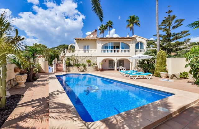 Villa à louer à Moraira EL CORRAL