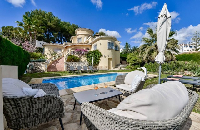 Villa à louer à Moraira, CLEO Avec piscine chauffée