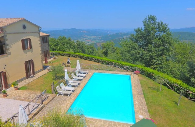 Villa Forconi: Villa de luxe entièrement privée avec piscine et wifi gratuit.