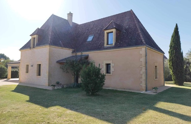 Villa avec piscine intérieure chauffée