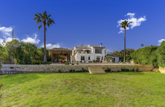 Villa Garcia - 9 personnes dans 4 chambres, avec TV, climatisation, wifi et piscine