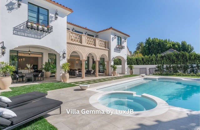 Villa Gemma by LuxJB🥇New Beverly Hills Flats Mansion | Gym | Sauna | Cinema