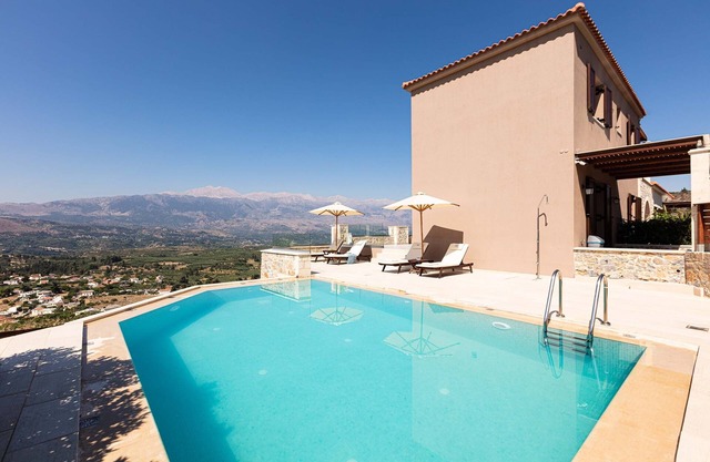 Villa Giasemi I Modern designed villa in a quiet location