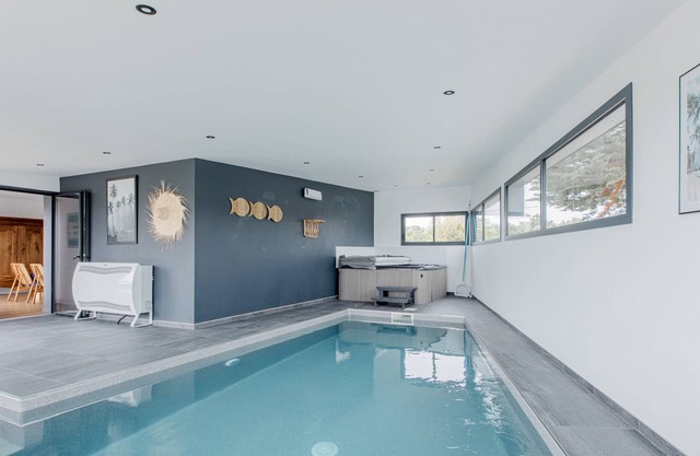 Villa 'Goueltoc-piscine - Spa - 100m Plage' with Private Terrace, Private Garden and Wi-Fi