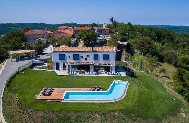 Villa Grand Horizon with Pool