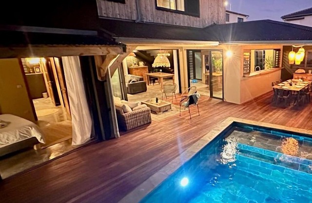 Villa Grandbois, son spa, sa piscine et vue Océan Indien. Meublé Tourisme 5*