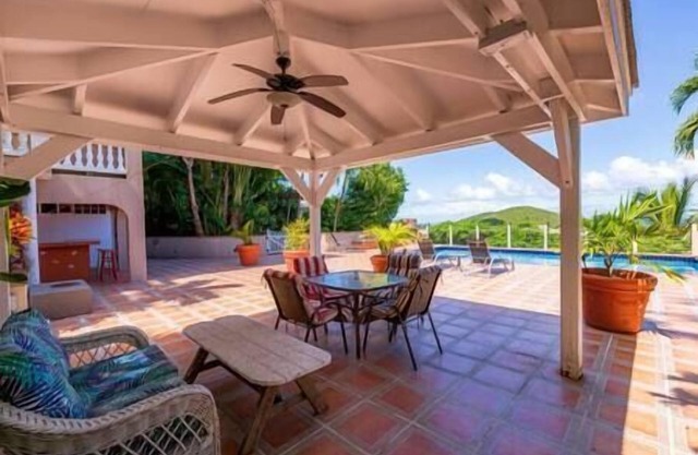 Villa Guava: Pool, AC, 2 King BR, near Beaches