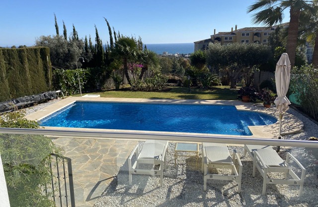 villa halcyon 24 calle huelva calahonda