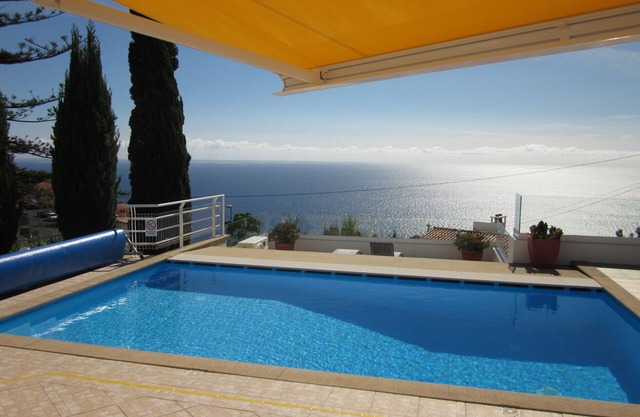 Villa Hansen in Madeira - Cristo Rei, Pool, Sea-views, Beach, Garden, BBQ.