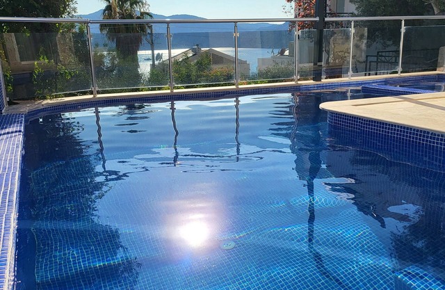 Villa Happy with heated pool sea view close to beach 5 bedrooms