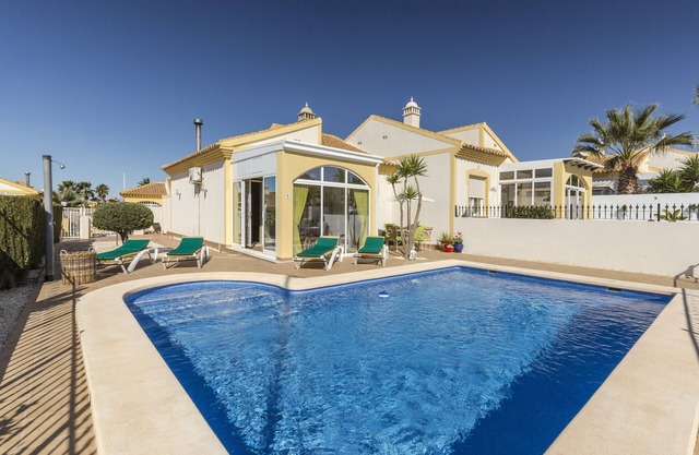 Villa "Herrero" avec vue sur les montagnes, piscine privée et Wi-Fi.