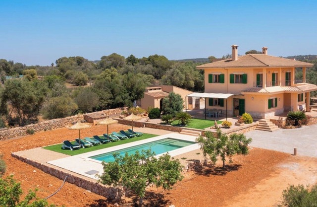 Villa Hort de Can Rafalet avec vue sur les montagnes, piscine & Wi-Fi