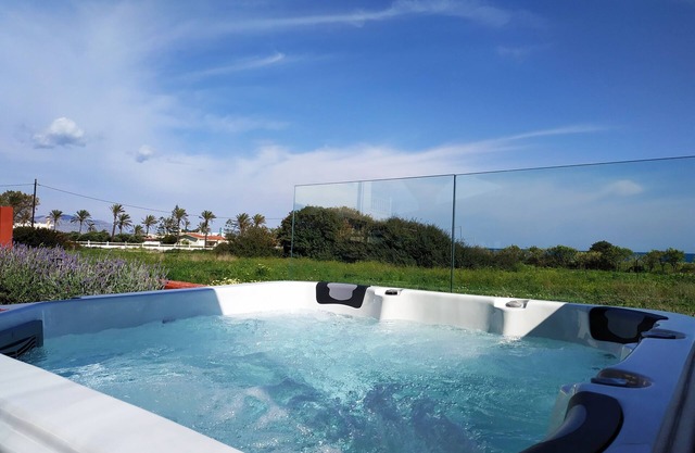 Villa Imerti-Piscine privée / Jacuzzi Spa / Plage avec palmiers.