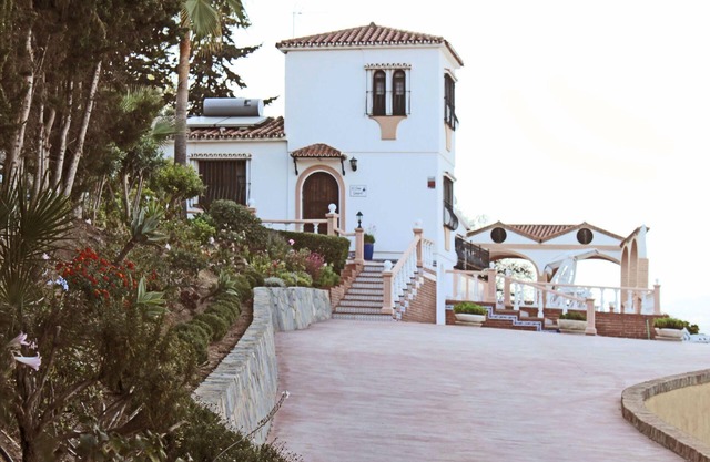 Villa dans un endroit magnifique avec vue sur la mer. Piscine privée, AC et Internet.