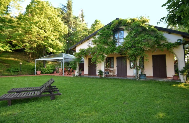 Villa dans un petit bois de conte de fées