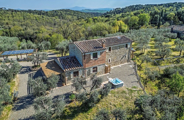 Villa à Castell'in Villa avec 4 chambres à coucher, 8 couchages