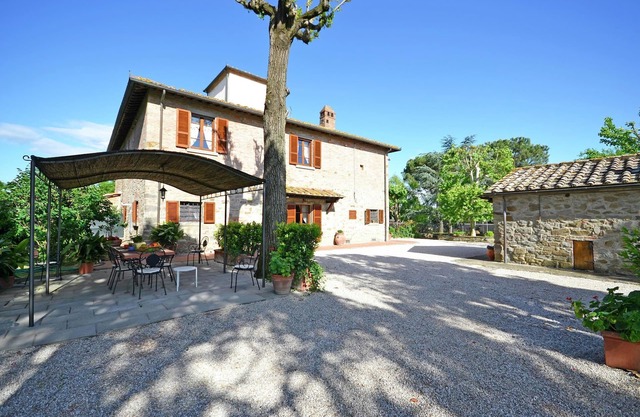 Villa à Cortona avec piscine