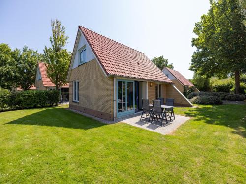 Villa in Friesland with Garden by Water