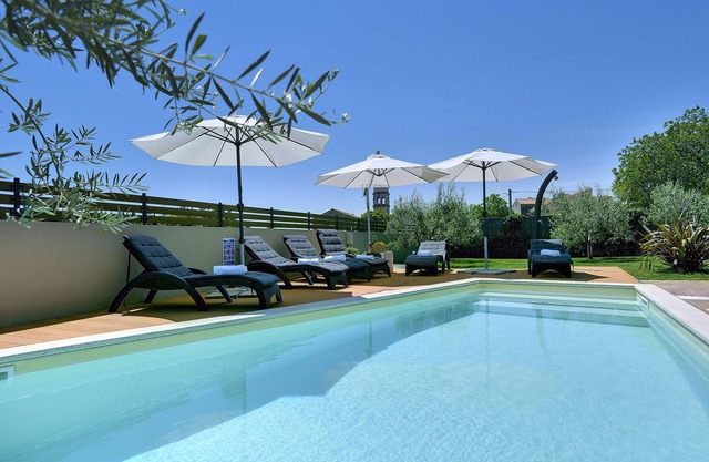 Superbe villa moderne avec piscine