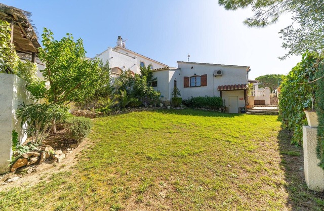 Villa in L'Escala with Private Pool & Nature