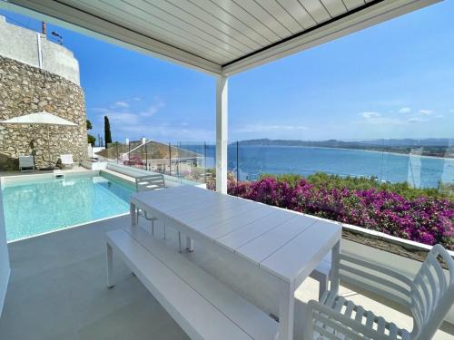 Villa in l Estartit with Waterfront Views