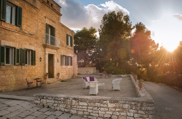 Bel appartement de trois pièces avec un petit jardin