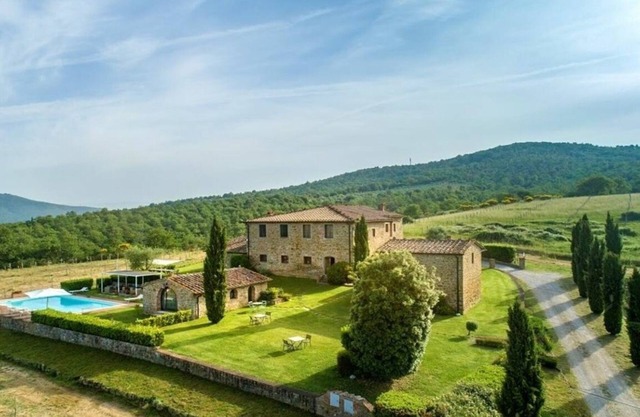 Villa à Rapale avec 9 chambres à coucher, 20 couchages