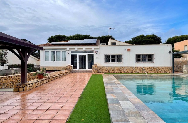 Villa à Roquetas avec jardin et piscine privée