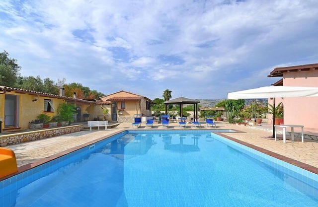 Maison de vacances avec piscine privée à Solarino