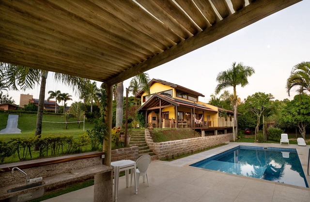 Cottage à Tietê-SP avec 11 chambres, 5 salles de bains, courts de tennis et de volley-ball, wifi