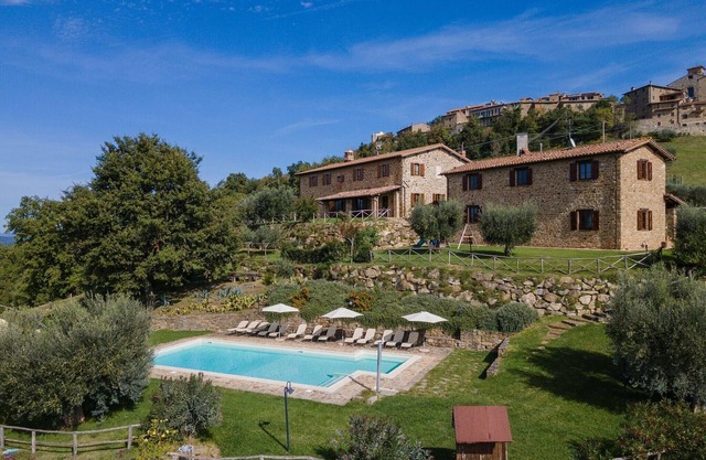 Villa nichée dans le "grand vert" de l'Ombrie environnante