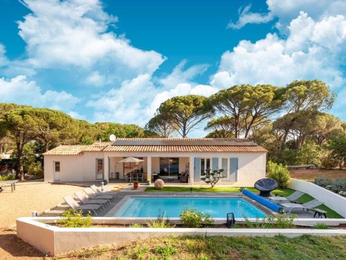 Villa in Vidauban near Sainte Maxime Beach