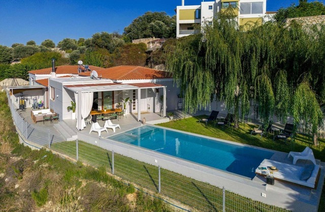 Villa de luxe à Réthymnon avec piscine