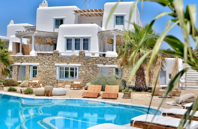 Villa Ioli avec piscine privée et vue sur la mer