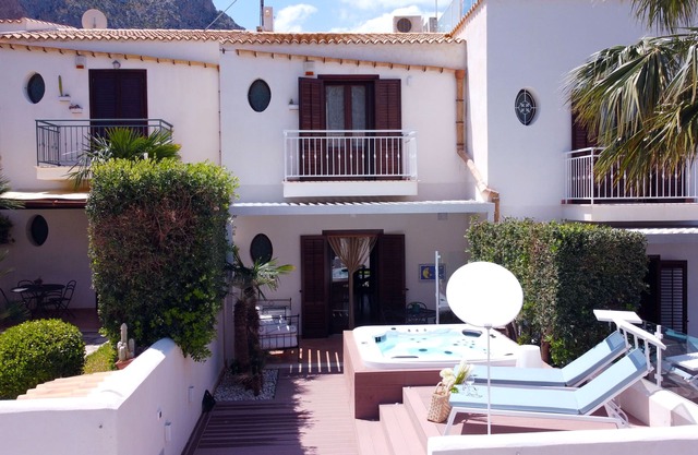 Villa Luna vue mer avec jardin et barbecue