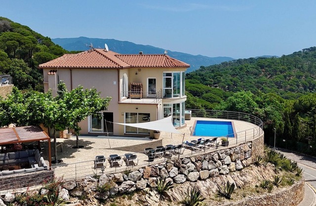 Spacious mediterranean villa with amazing sea view for families and large groups